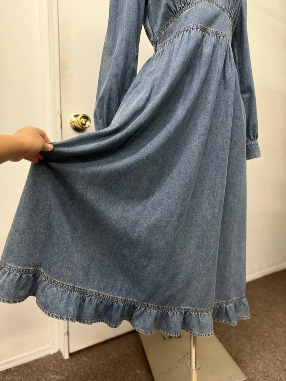 Women's Long Sleeve Denim Maxi Dress in Blue - Picture 4 of 5